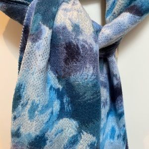 Lord & Taylor Scarf muted blue watercolours made in Germany
